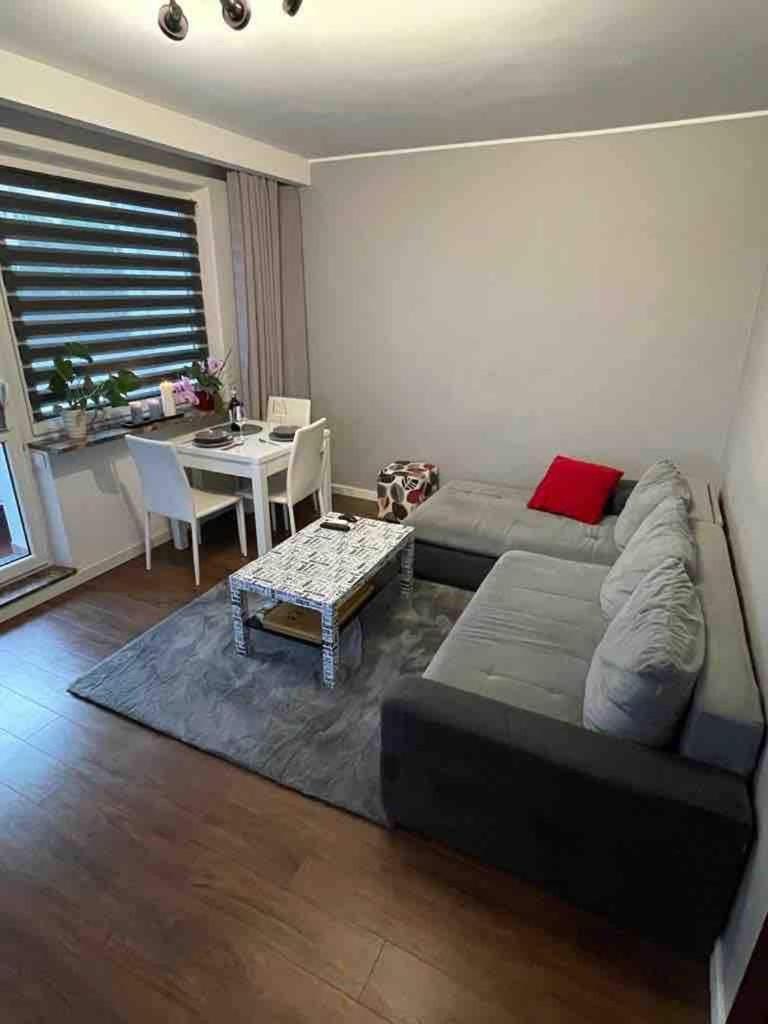 And Quiet Apartment *