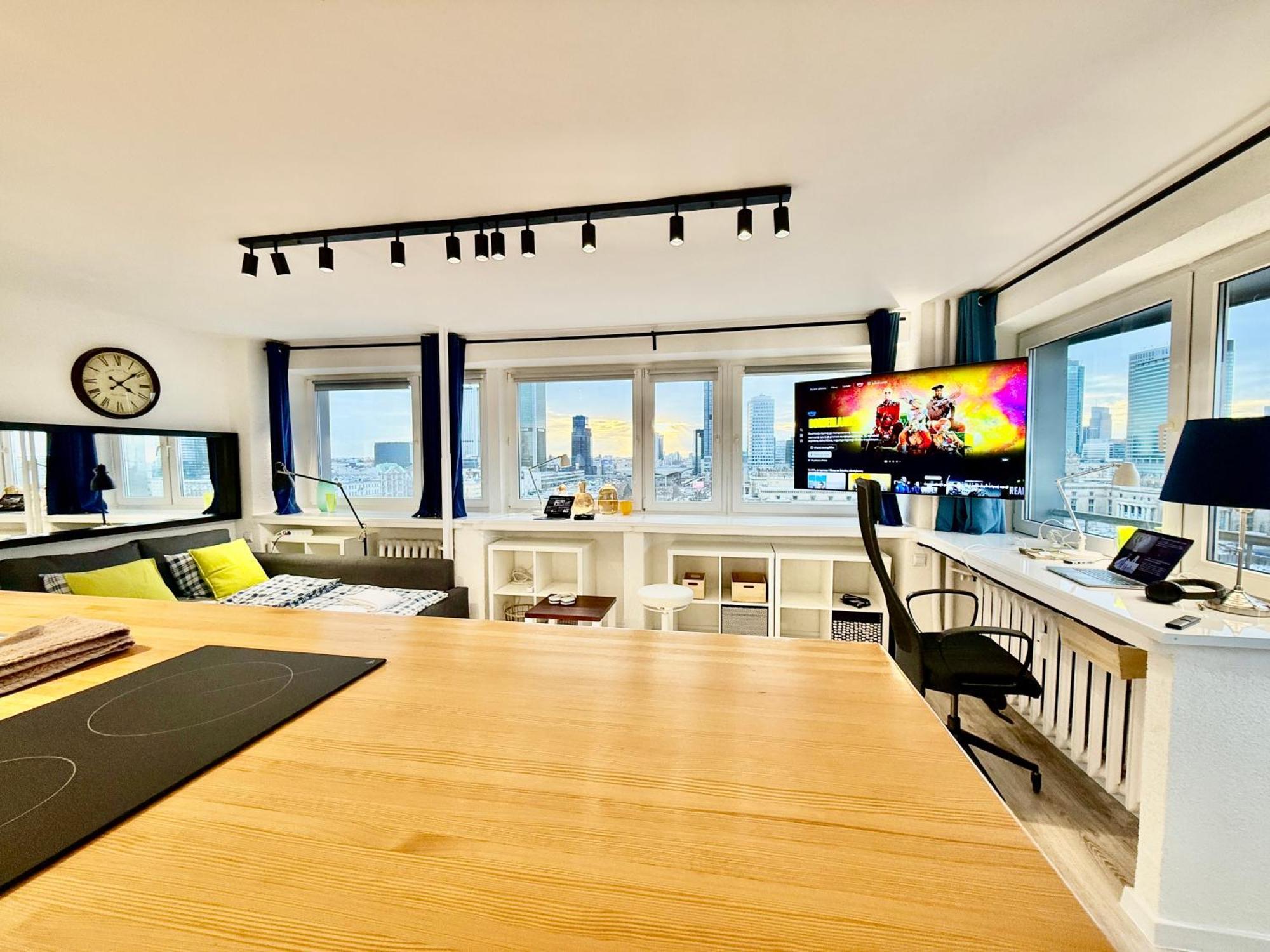 Sawa 7 Wifi8gbs 85'tv 4k Netflix Warsaw