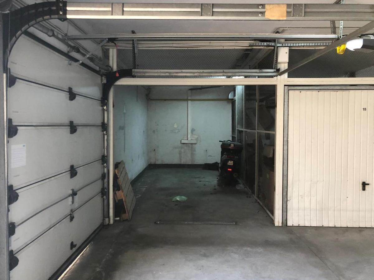 New 2floor Security Park Mall Airport Warschau