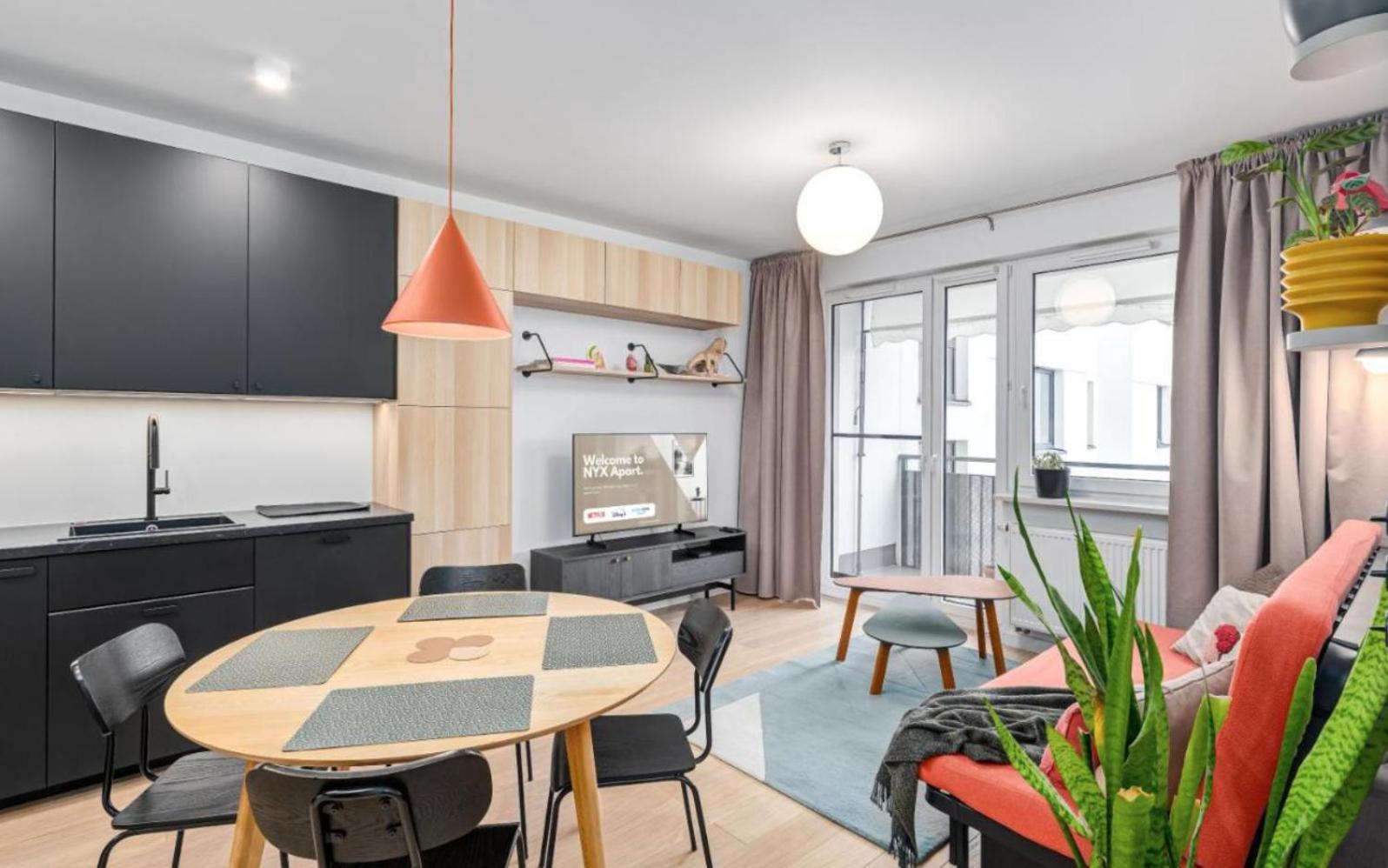 Bartycka 24b By Nyx Apartment *