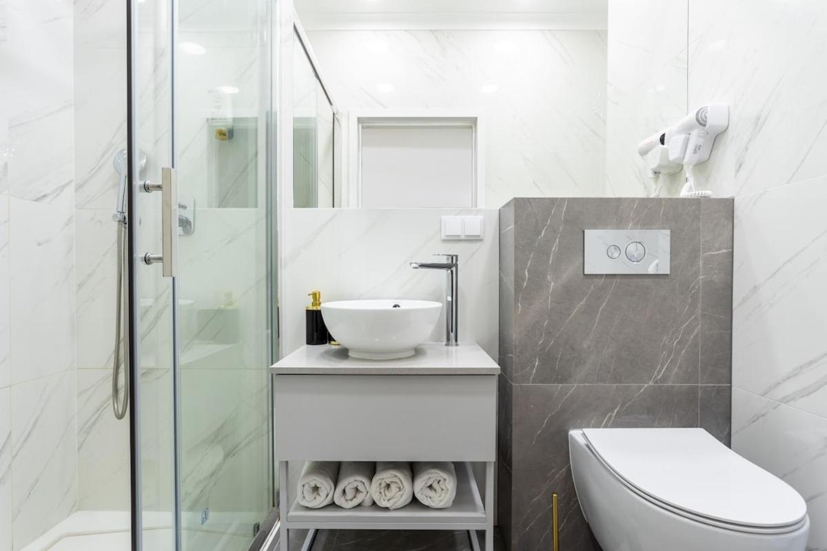 Apartment Urban Chic - - Mennica Warsaw