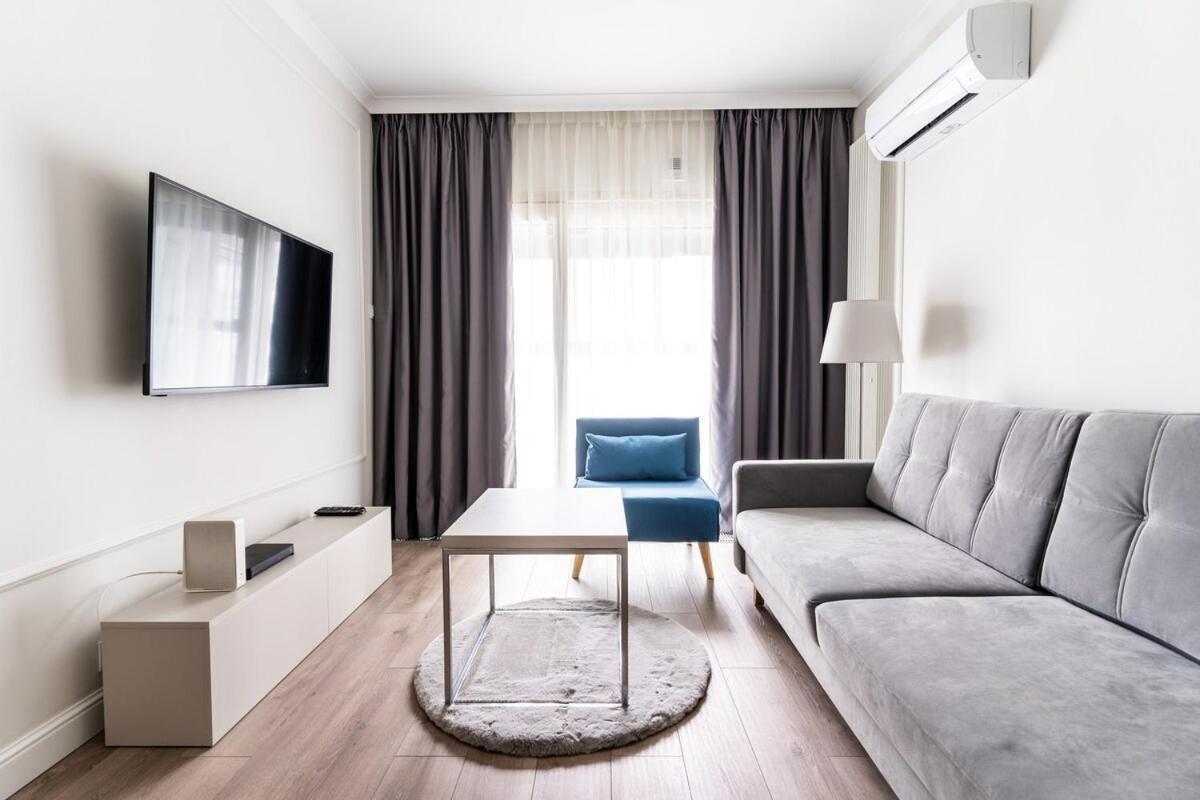 Urban Chic - - Mennica Apartment Warsaw