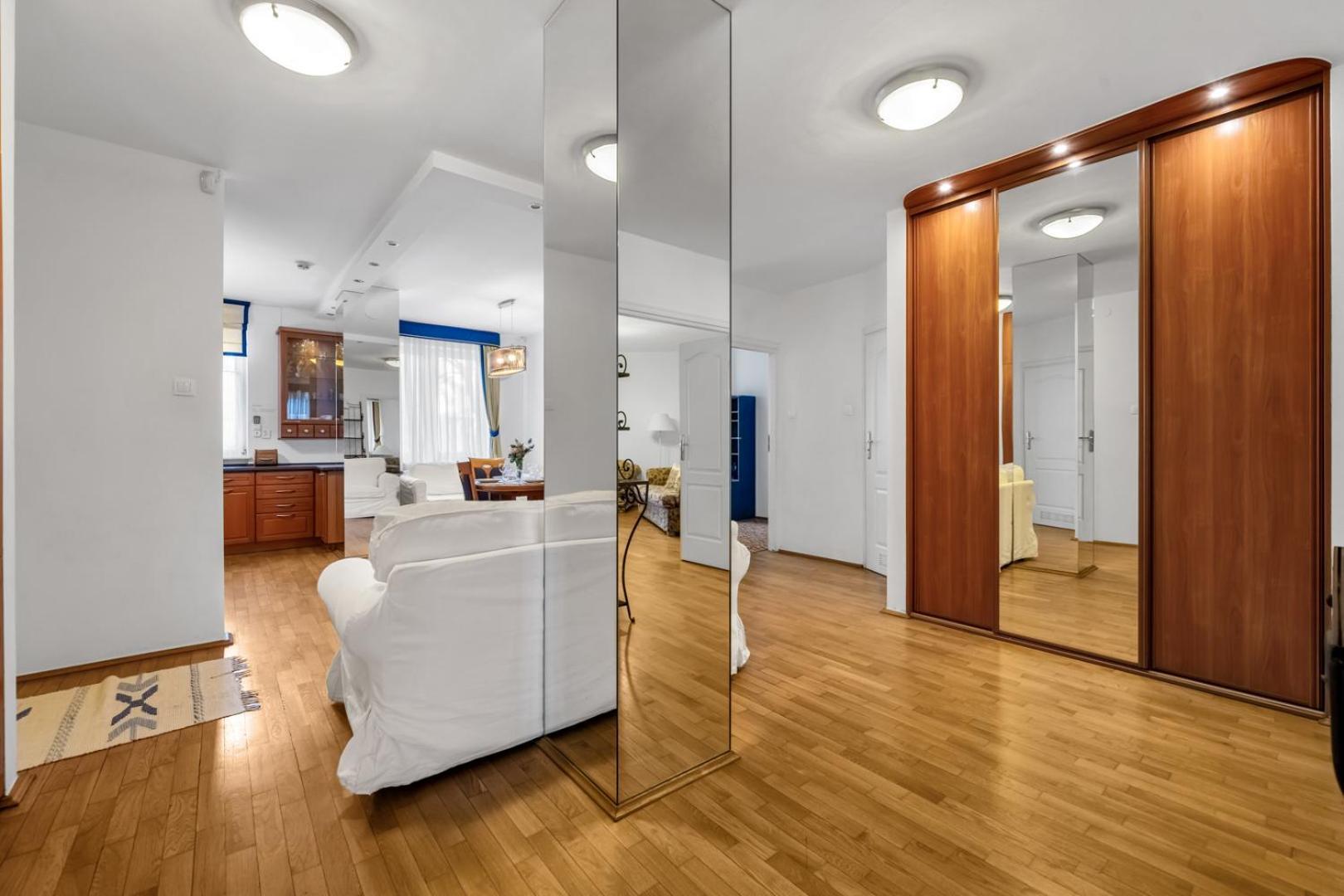 Apartament Wola - 100m2, Balcony - By Rentujemy