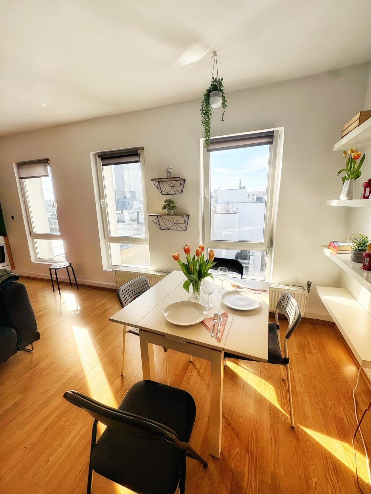 Hoza W Centrum Warszawy Apartment Warsaw