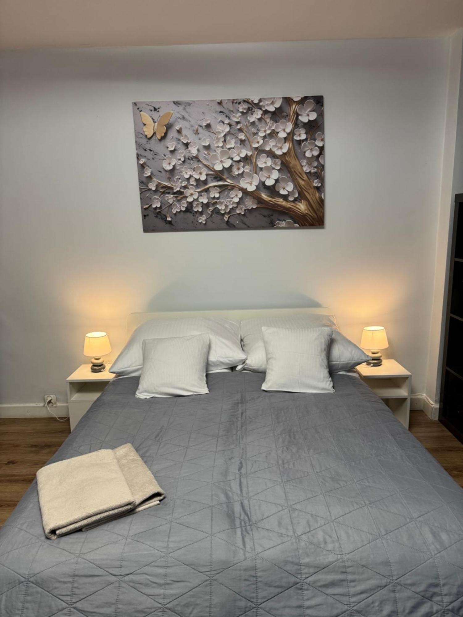 Coser Metro Onz Apartment Warsaw