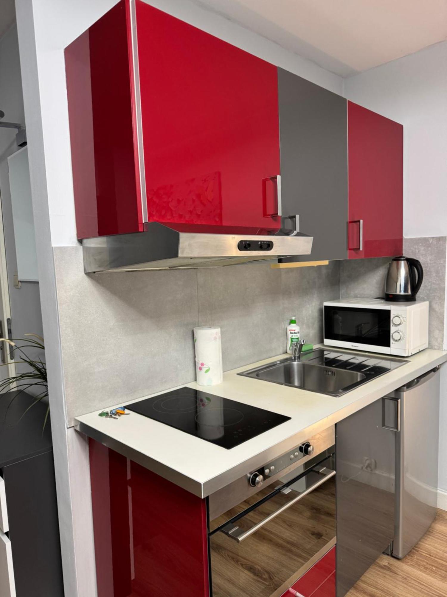 Apartment Coser Metro Onz