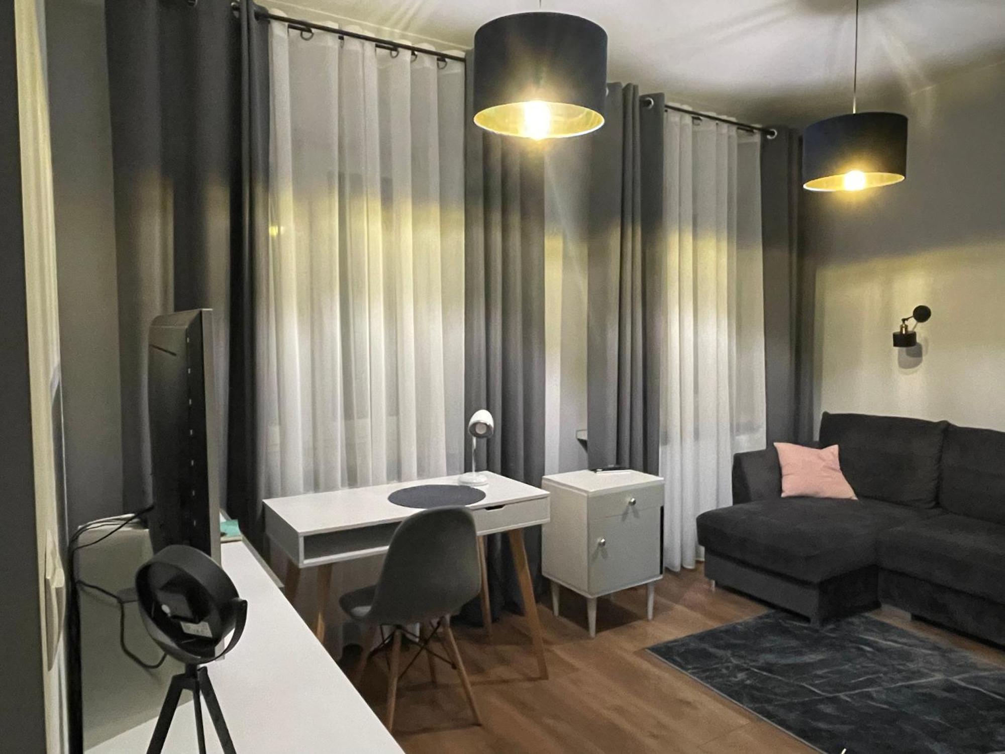 “apartcalm - Like At Home” - Close To Subway Warsaw