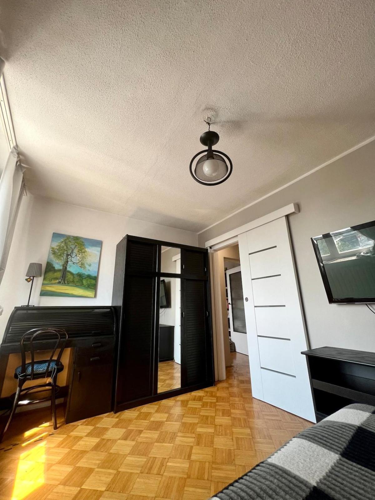 Apartment Comfortable In Good Location *