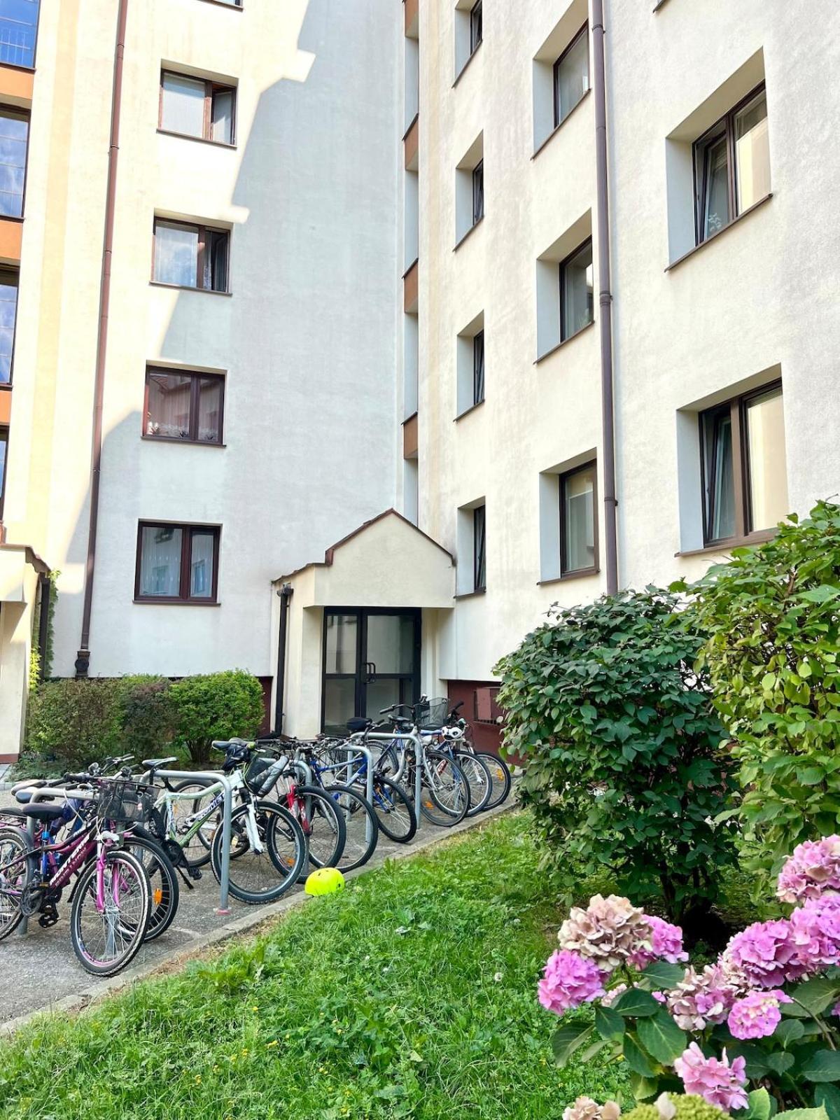 Apartment Comfortable In Good Location *