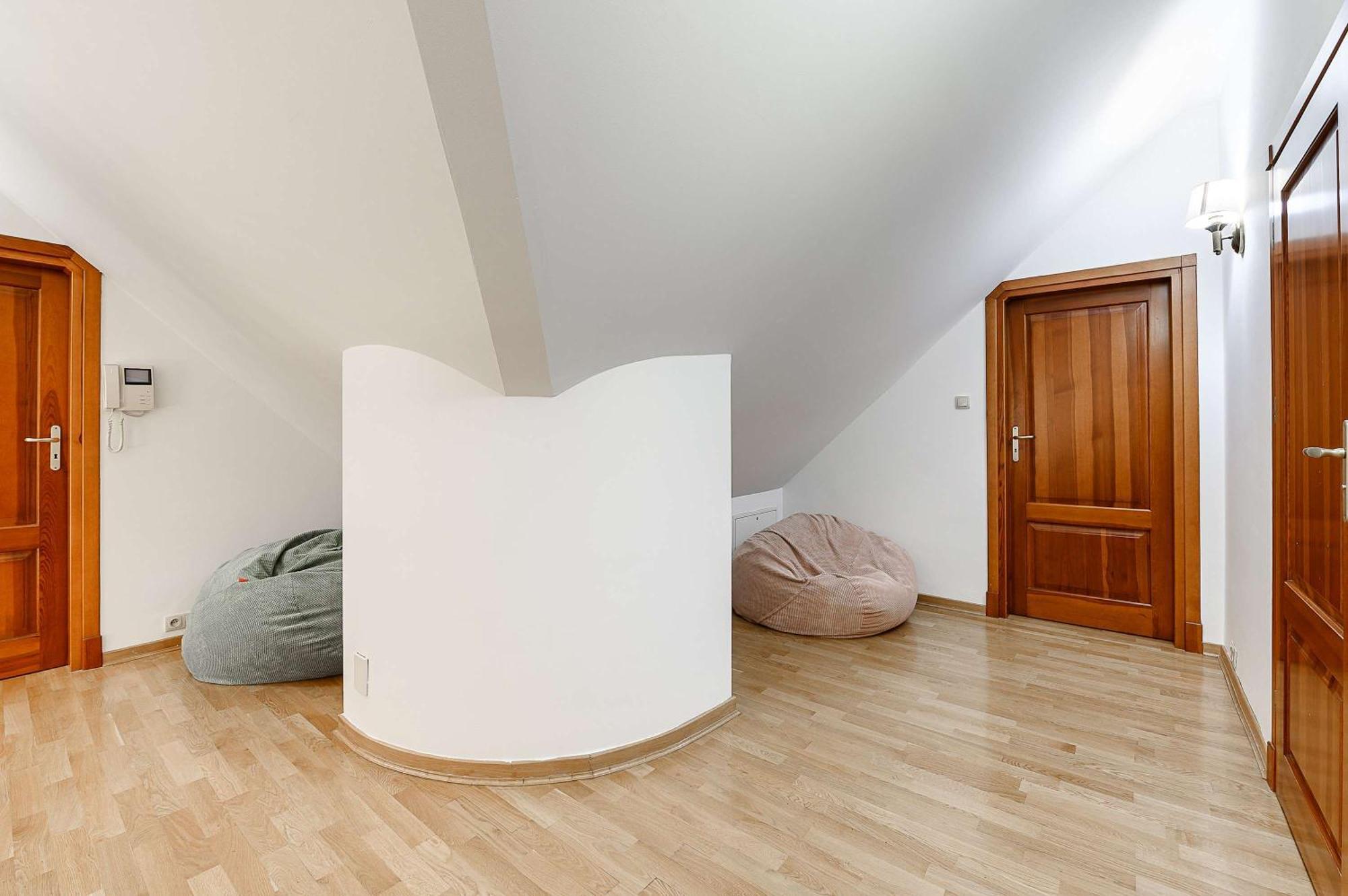 Lumina In Apartment