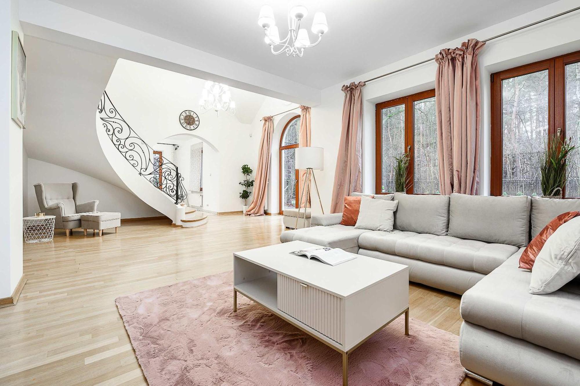 Lumina In Apartment