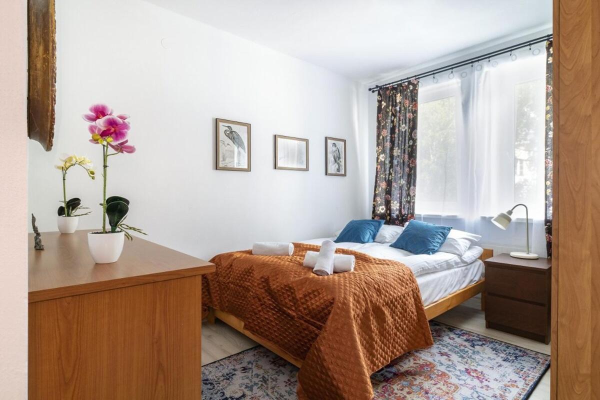 View 2-bedroom On Ptasia Street Apartment