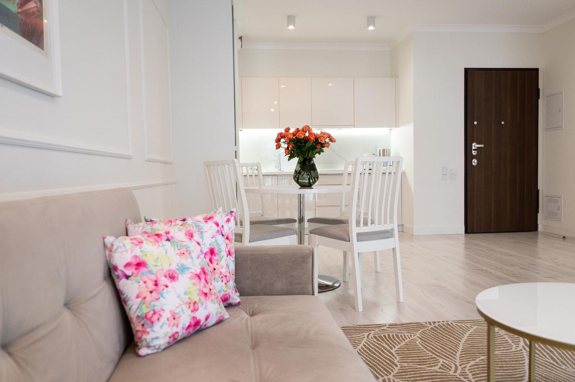 Apartment Mennica - Grzybowska 43a Warsaw