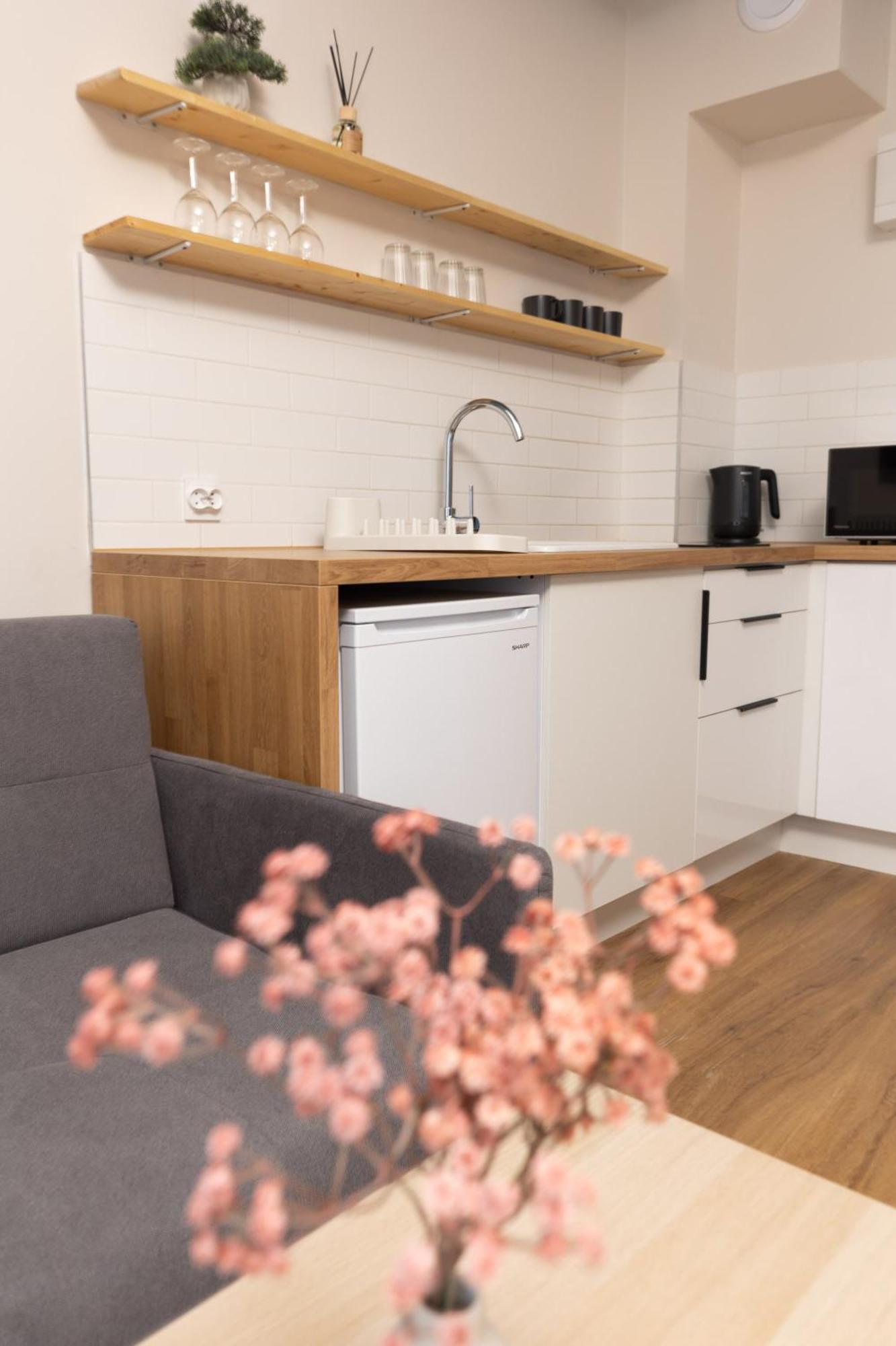Apartment Plum With Terrace #self Check-in *