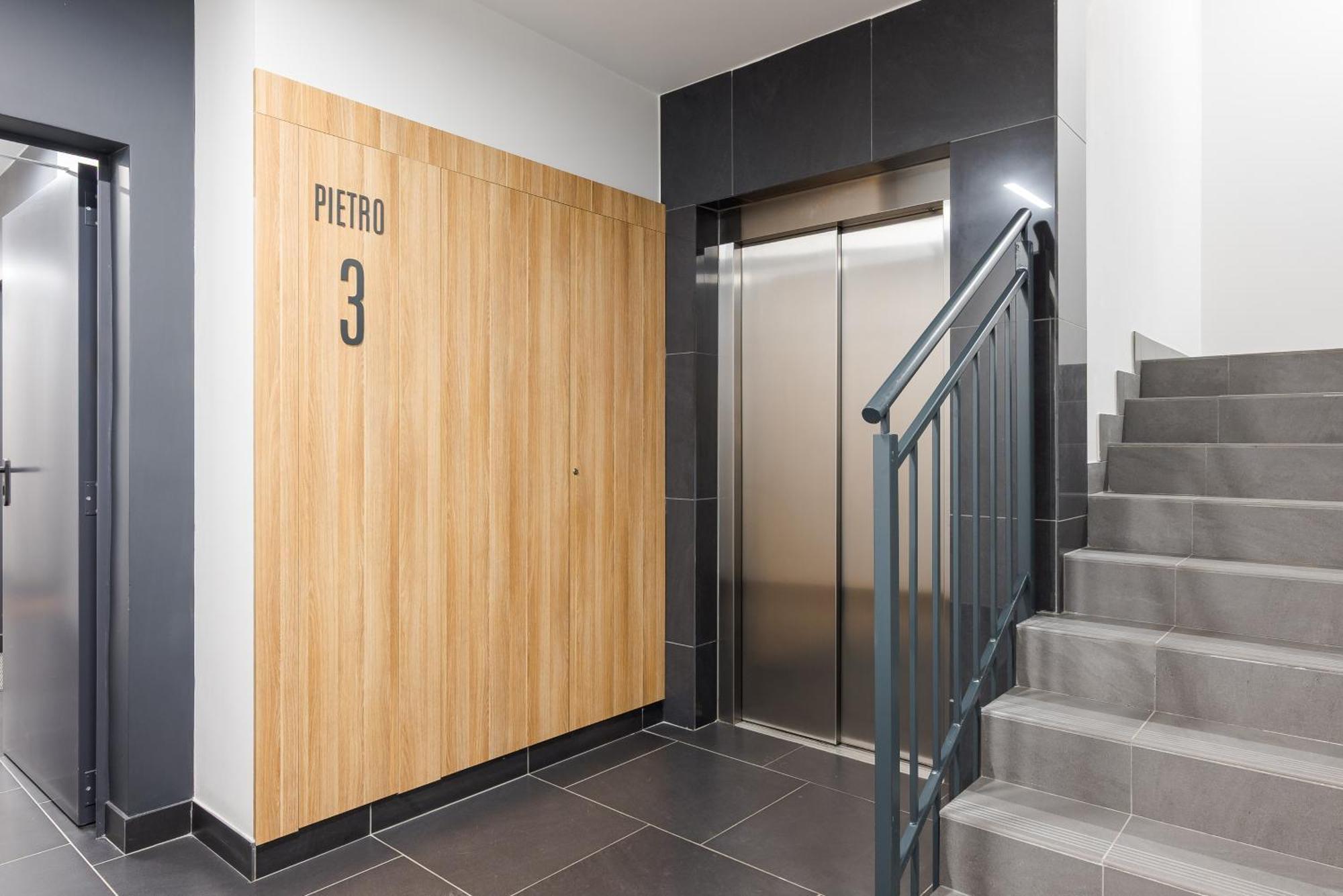 Rakow Stylish Apartment Warsaw