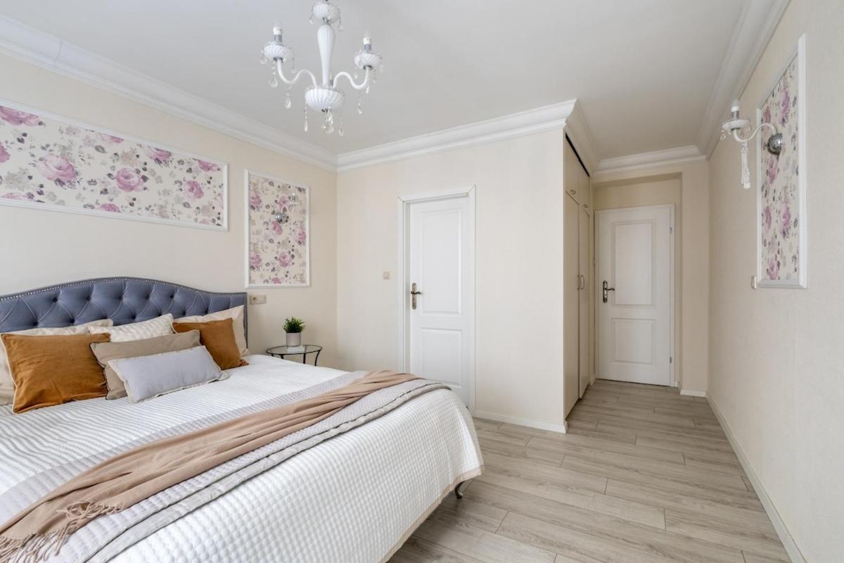 Apartment Luxury Place In Townhouse Warsaw