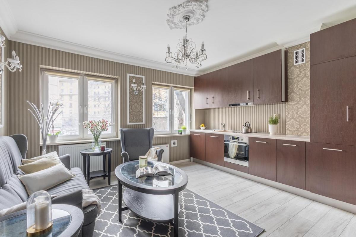 Luxury Place In Townhouse Apartment *
