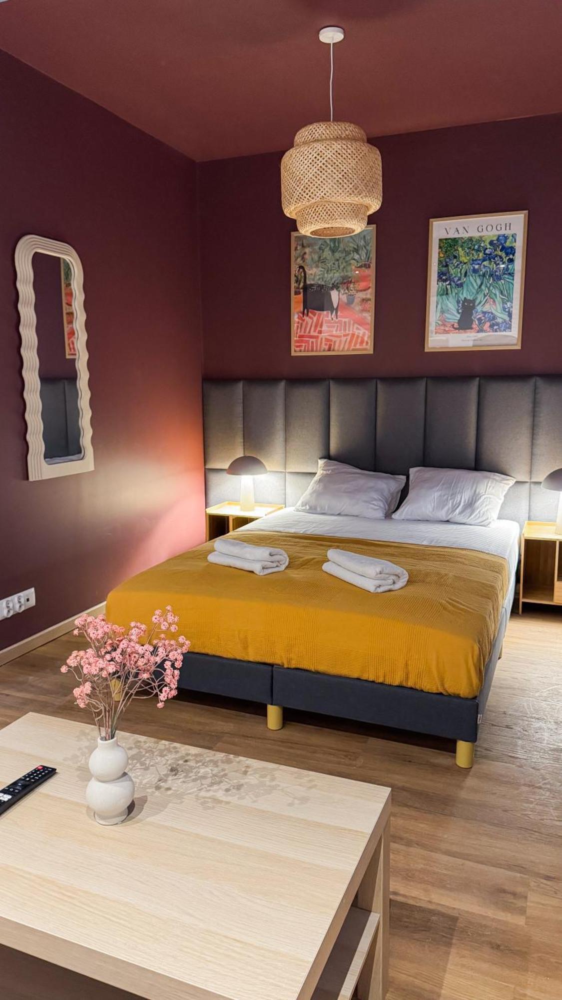 Plum With Terrace #self Check-in Apartment Warsaw