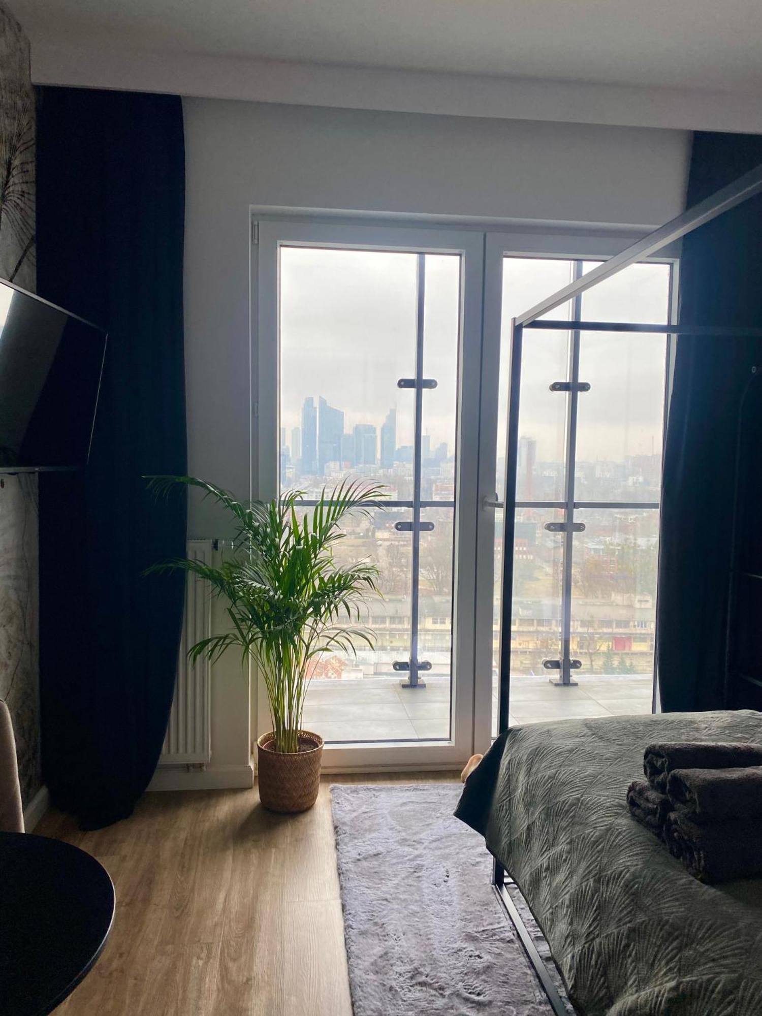 Chillout View & Pleasure - Wola Tower 15th Floor *