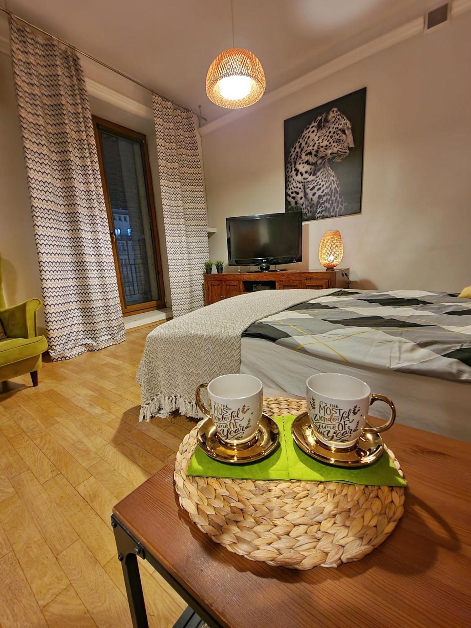 Center Apartment *