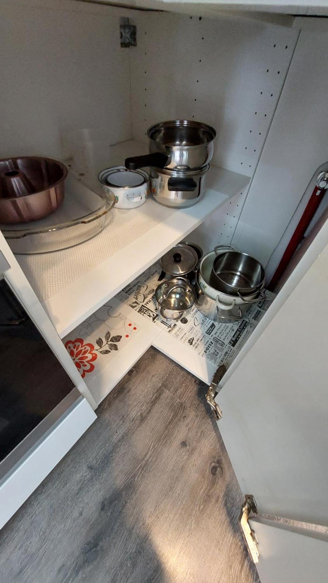Jk 47 A Z Miejscem Postojowym W Garazu Warschau