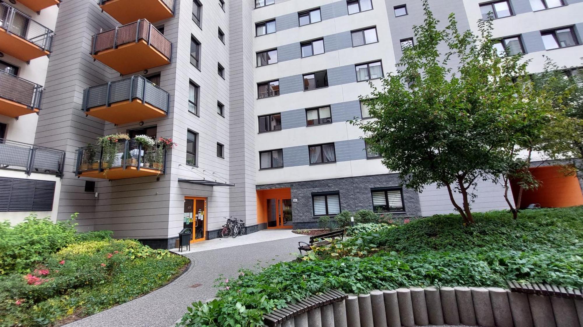 Jk 47 A Z Miejscem Postojowym W Garazu Apartment *
