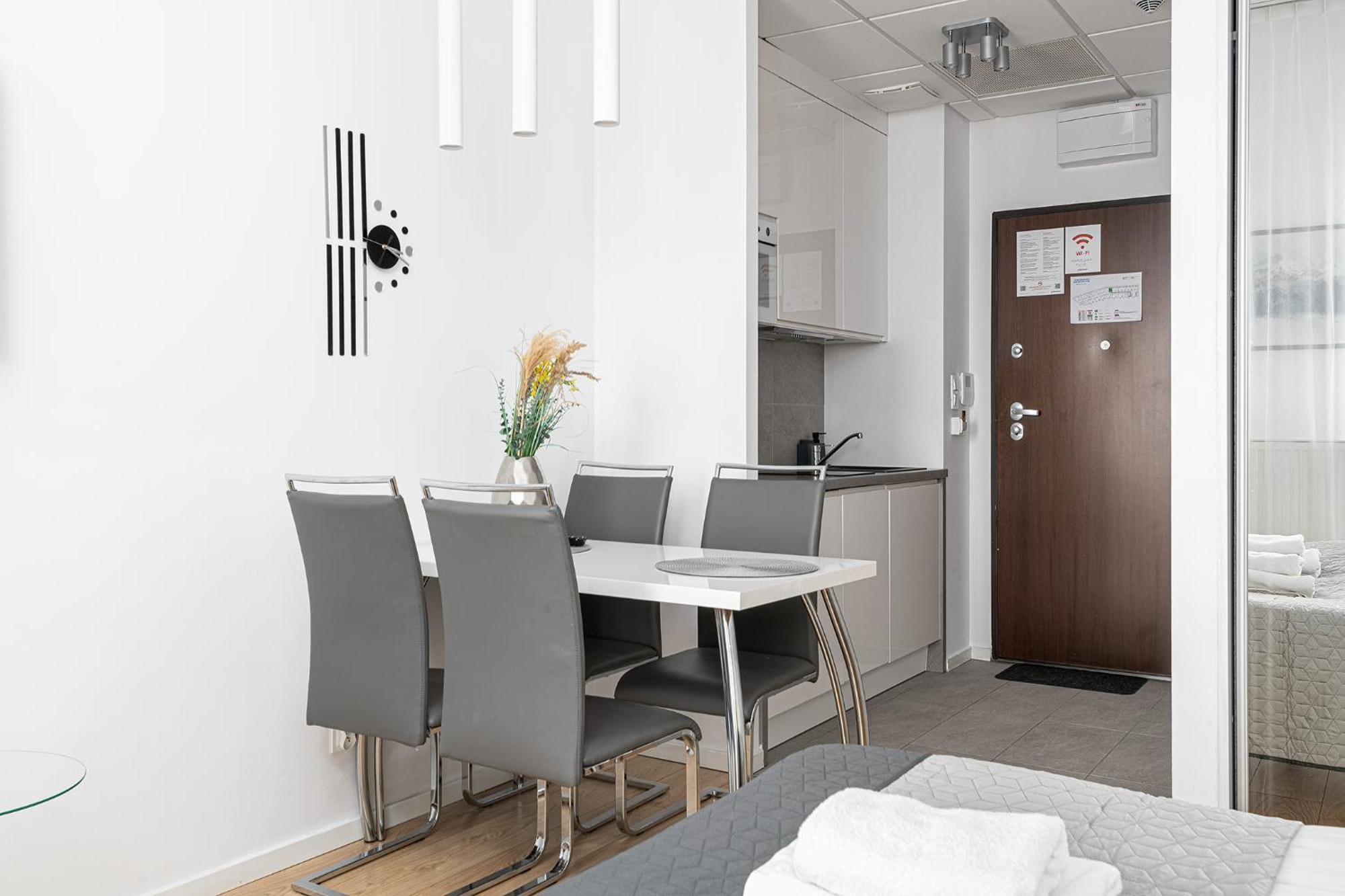Rentplanet - Kasprzaka Apartment *
