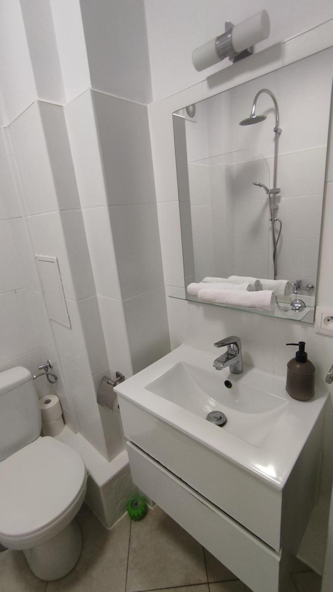 Nowogrodzka Apartment