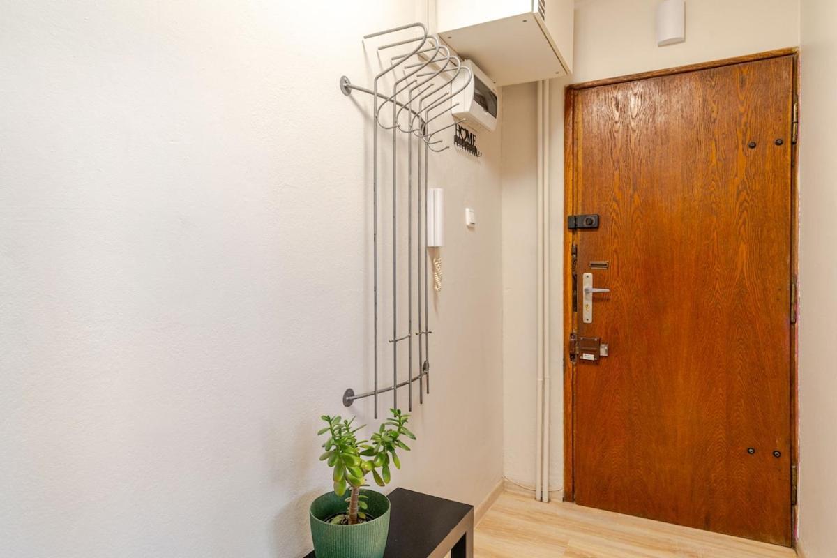 Varsovian Chic - Stylish 2br In Center With Balcony & Views Apartment *