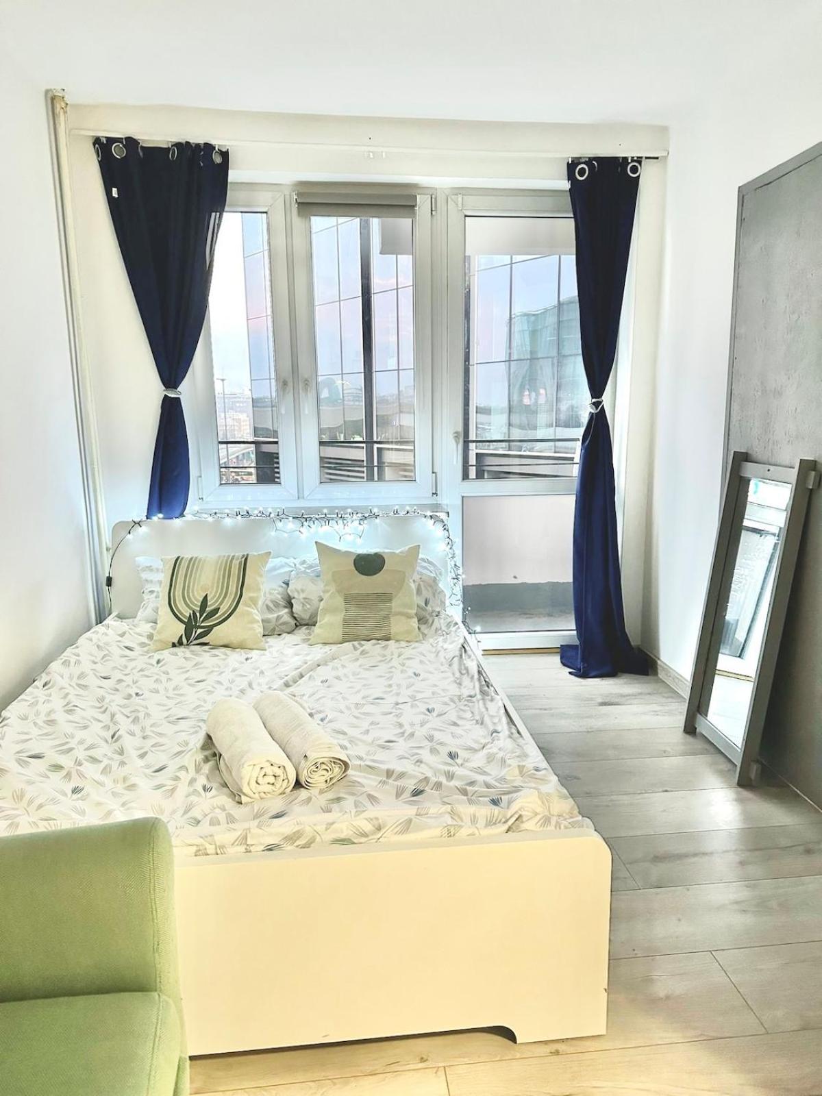 Apartment Varsovian Chic - Stylish 2br In Center With Balcony & Views *