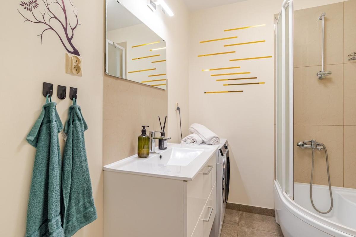 Varsovian Chic - Stylish 2br In Center With Balcony & Views * Warsaw