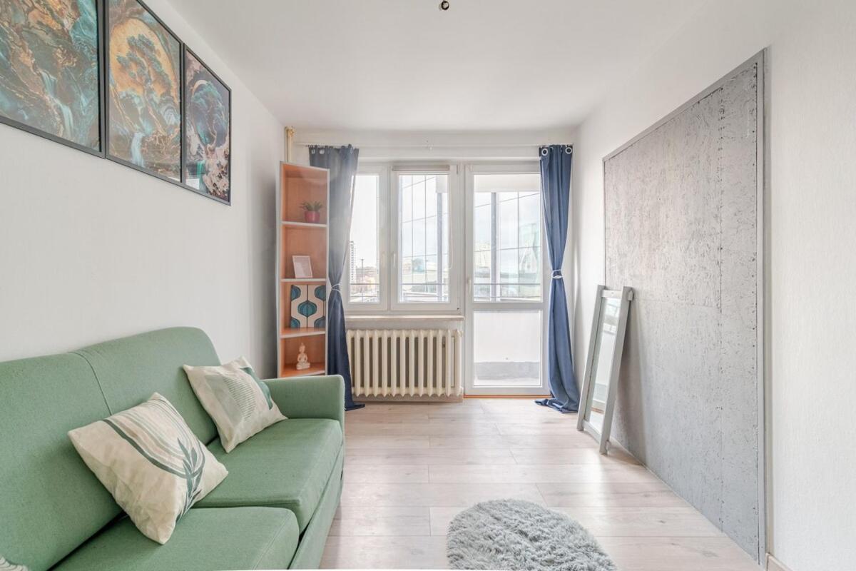 Apartment Varsovian Chic - Stylish 2br In Center With Balcony & Views Warsaw