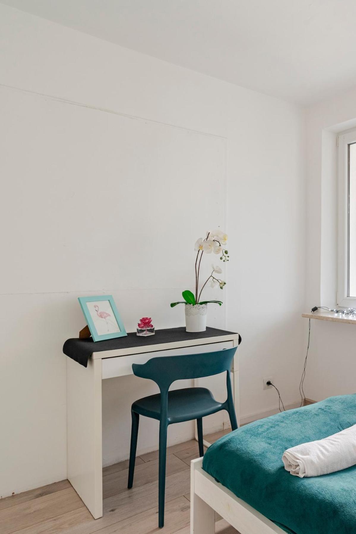 Apartment Varsovian Chic - Stylish 2br In Center With Balcony & Views