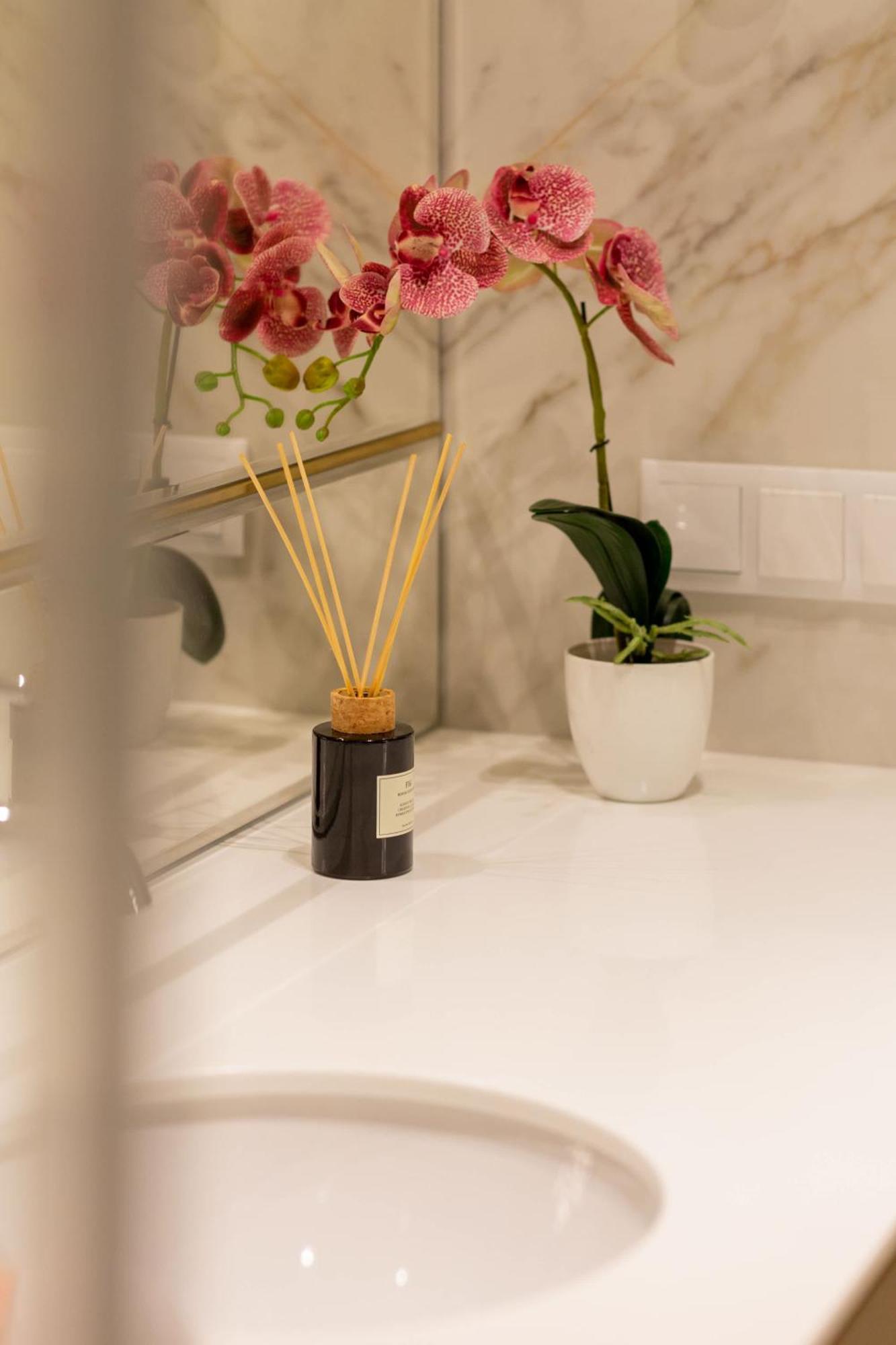 Lux Center Mennica By Renters Prestige Apartamento