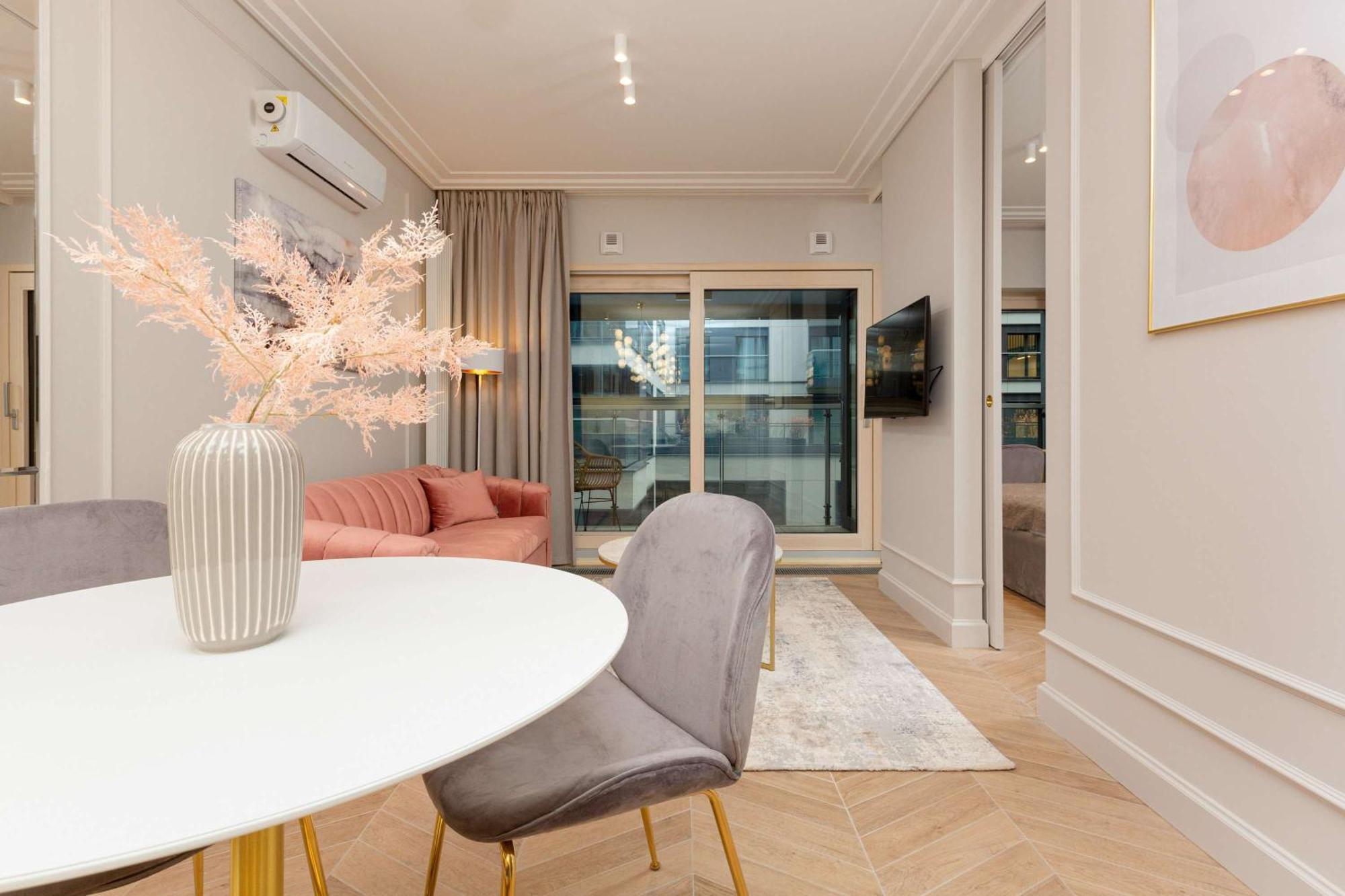 Lux Center Mennica By Renters Prestige Apartamento