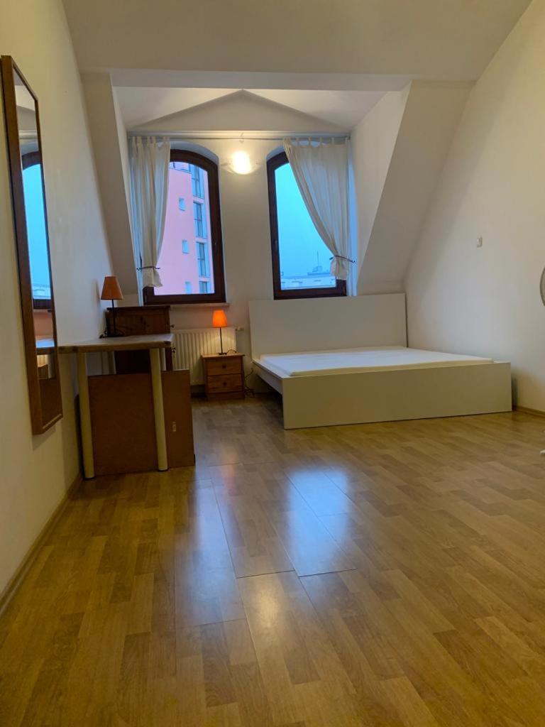 Spacious 2-rooms Penthouse In Center