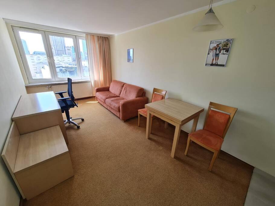 10q - Z6 1003 Apartamento *