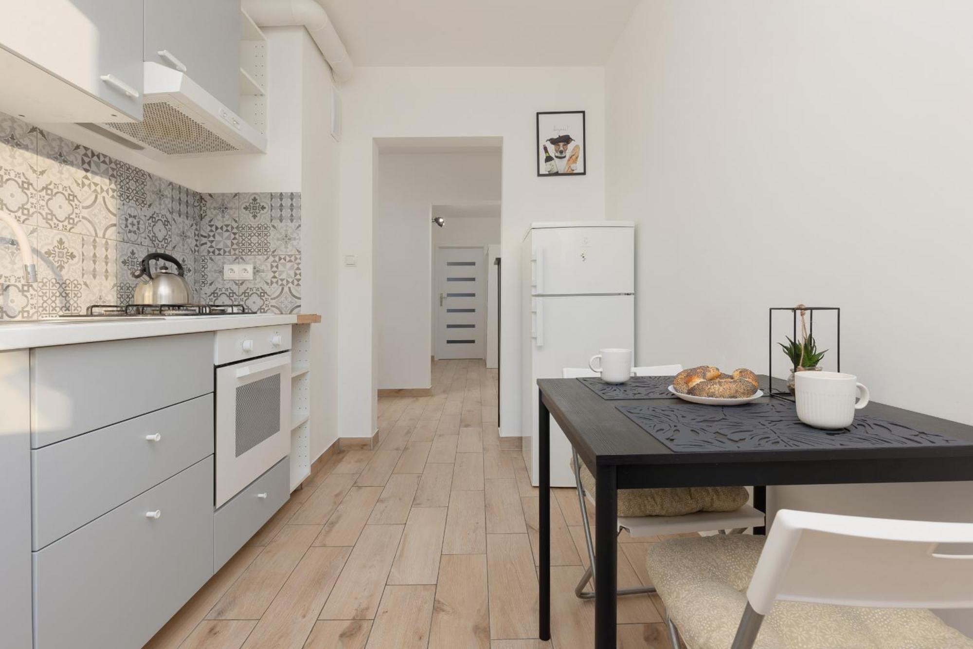 Apartment Kopcinskiego Bright & Spacious Ursynow By Renters *