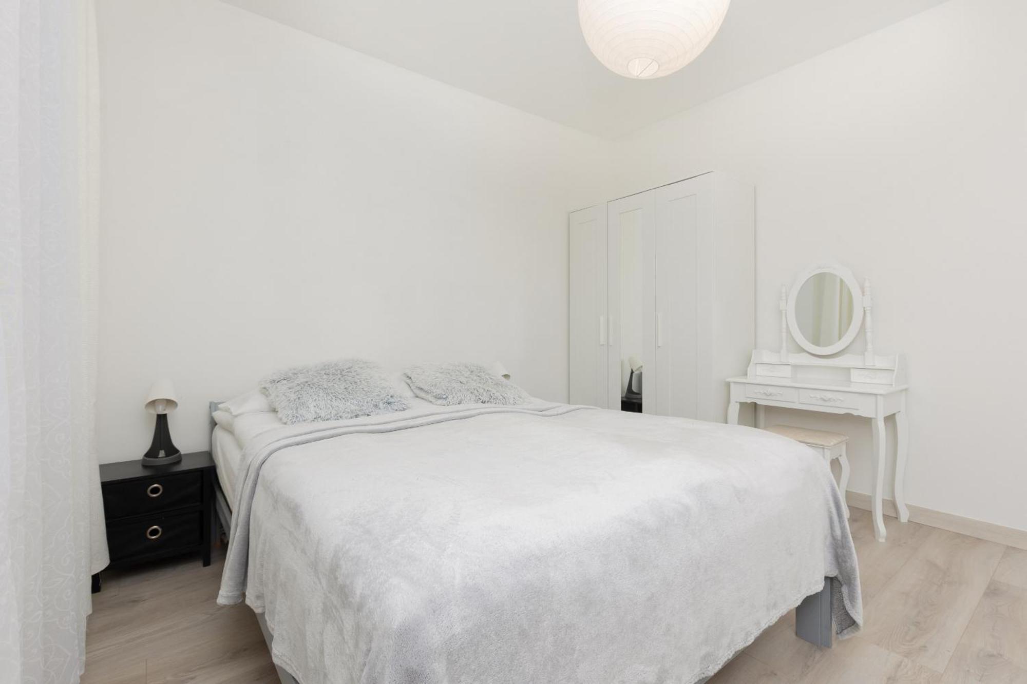 Apartment Kopcinskiego Bright & Spacious Ursynow By Renters
