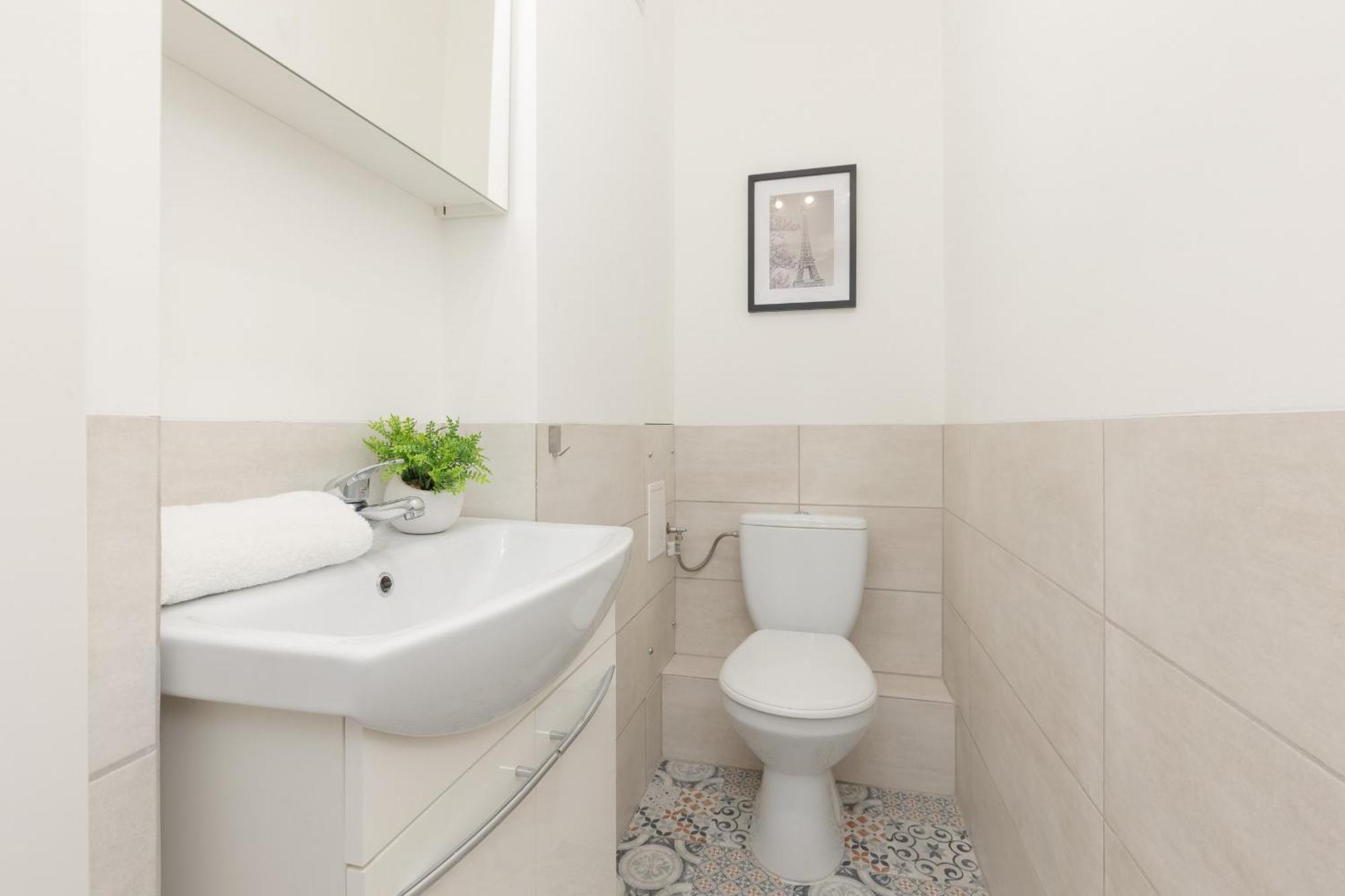 Kopcinskiego Bright & Spacious Ursynow By Renters * Warsaw