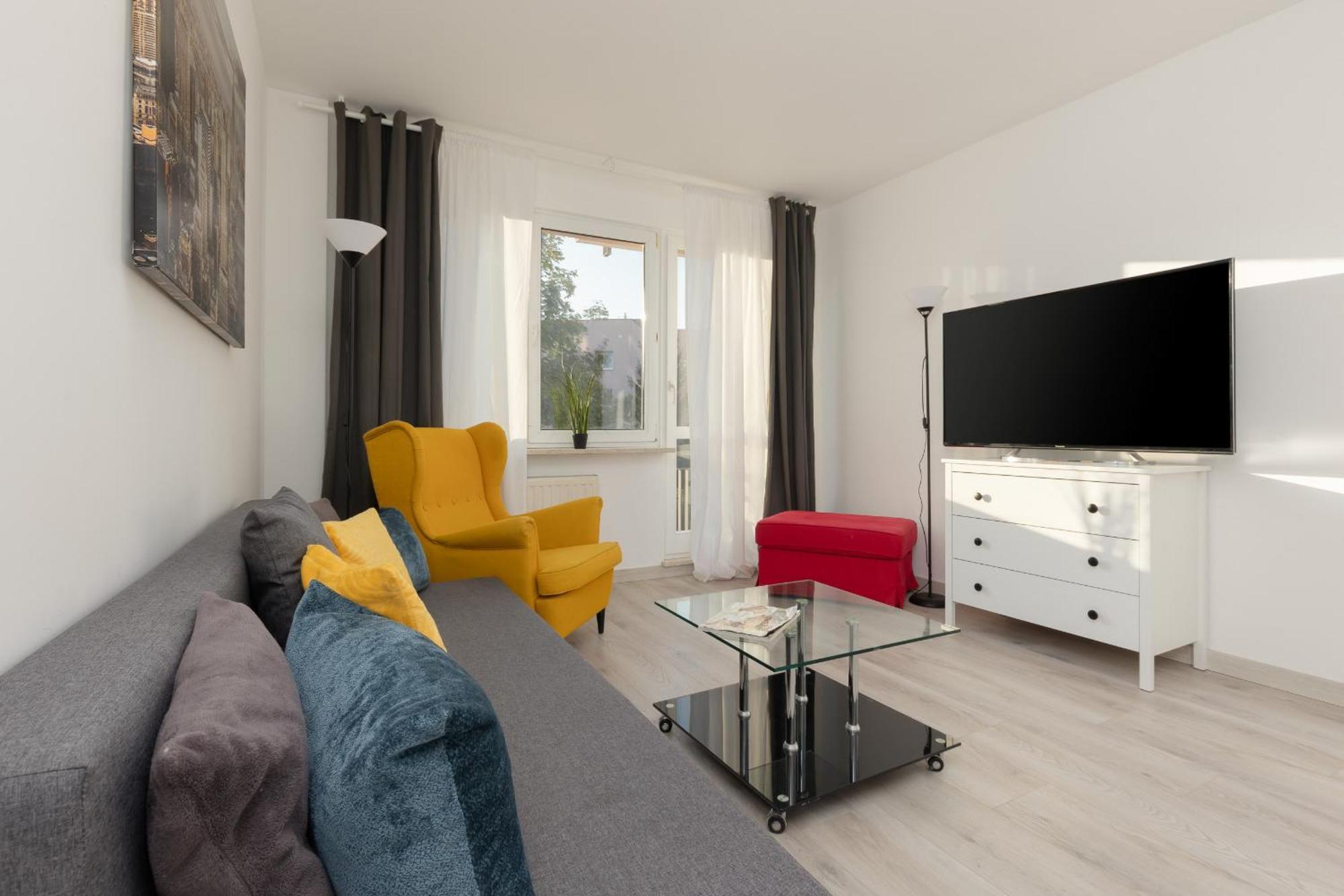 Apartment Kopcinskiego Bright & Spacious Ursynow By Renters Warsaw