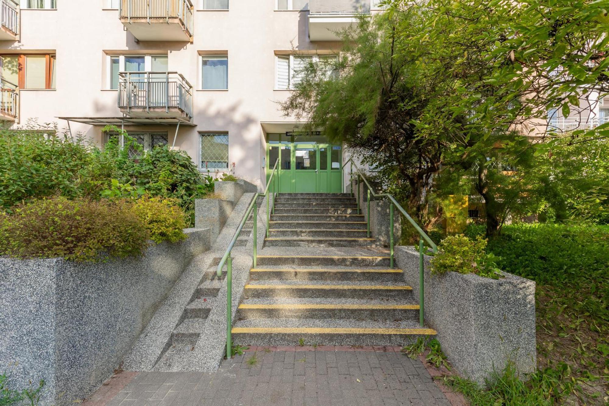 Kopcinskiego Bright & Spacious Ursynow By Renters Apartment *