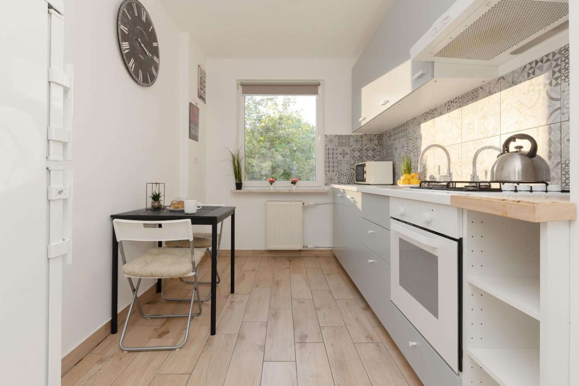 Apartment Kopcinskiego Bright & Spacious Ursynow By Renters *