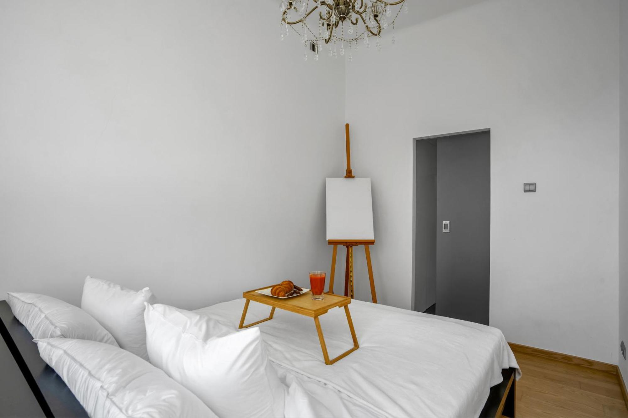 Castle - Prime Location, Historic Center, Castle View, Fast Internet - By Rentujemy Warsaw