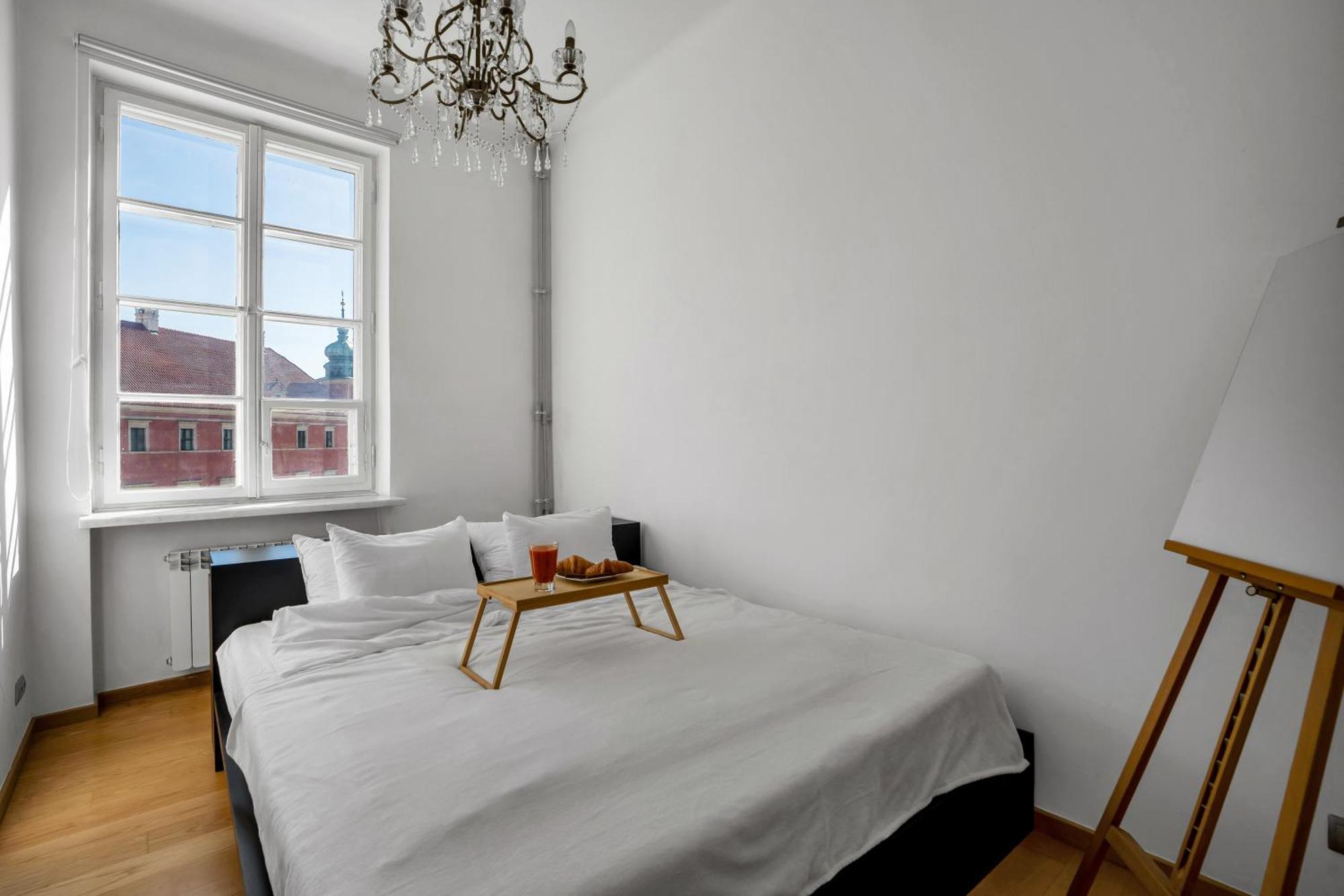 Apartment Castle - Prime Location, Historic Center, Castle View, Fast Internet - By Rentujemy Warsaw