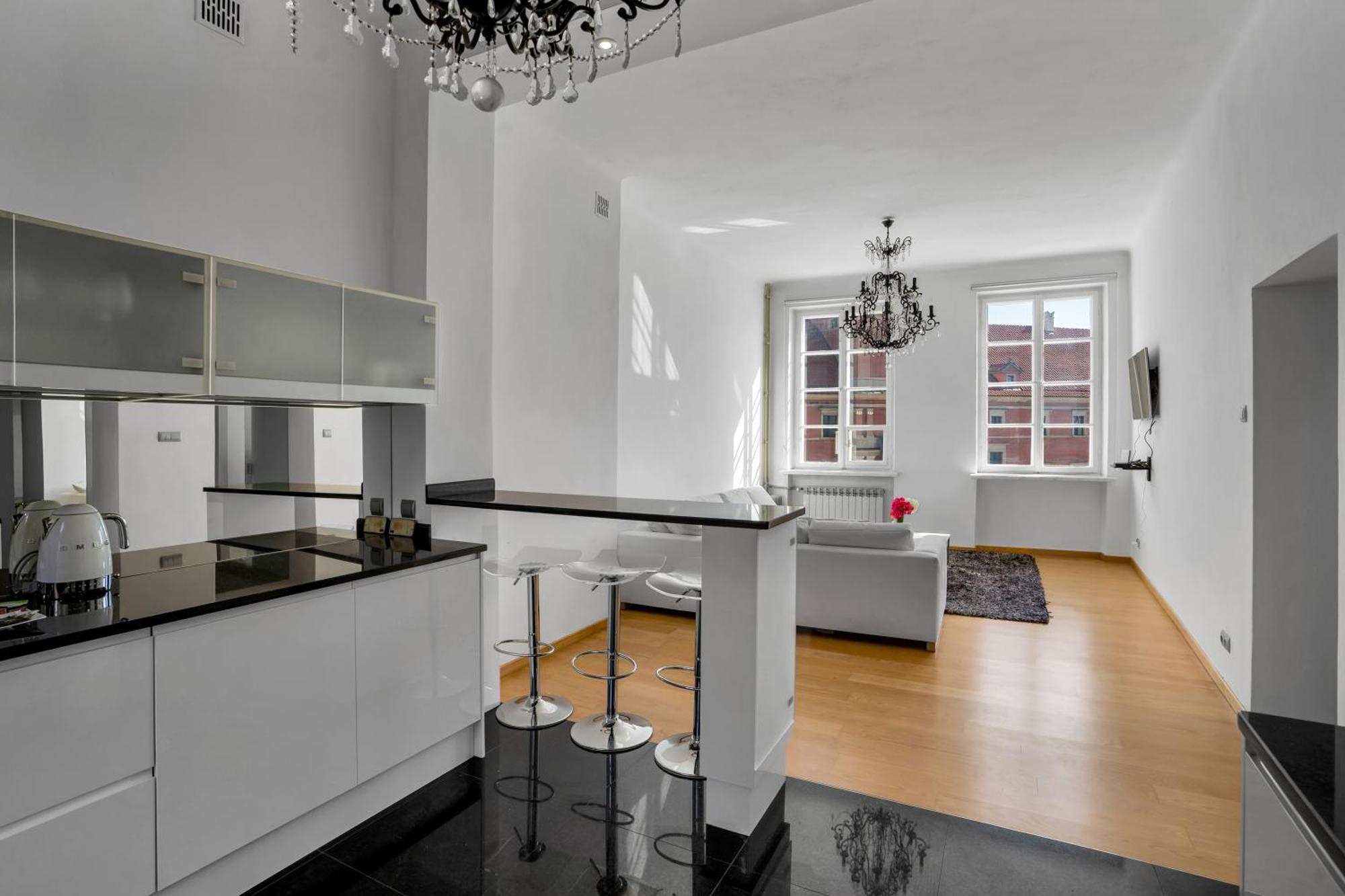 Castle - Prime Location, Historic Center, Castle View, Fast Internet - By Rentujemy Warsaw