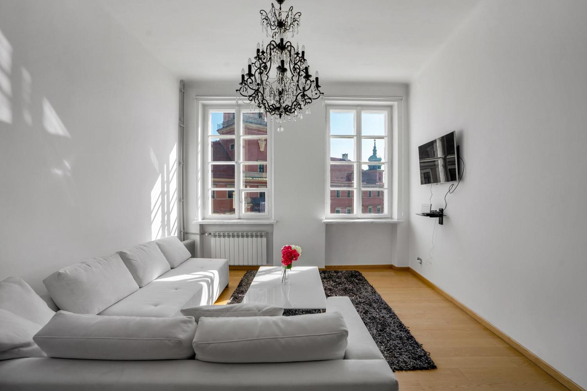 Apartment Castle - Prime Location, Historic Center, Castle View, Fast Internet - By Rentujemy *