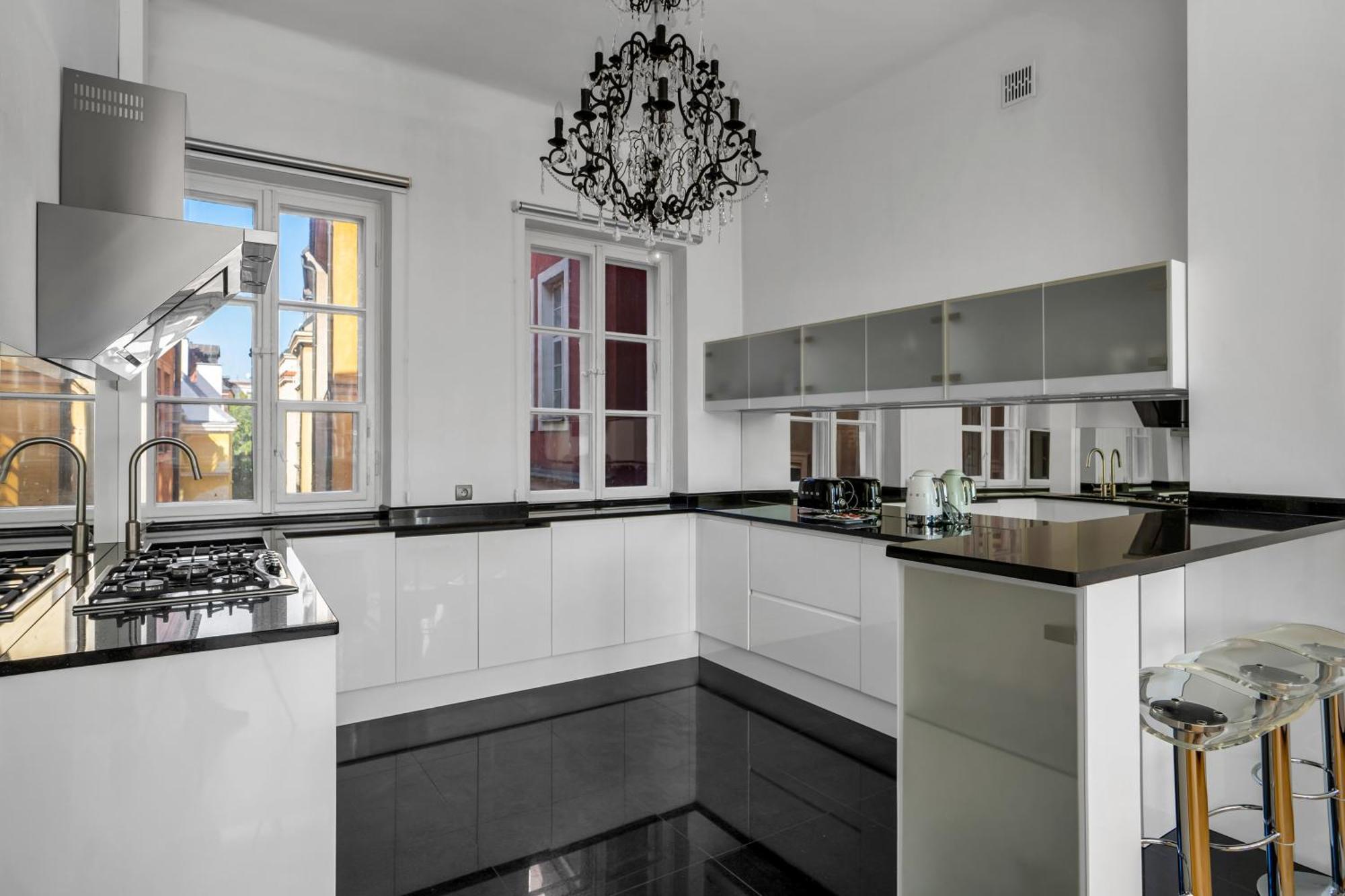 Castle - Prime Location, Historic Center, Castle View, Fast Internet - By Rentujemy