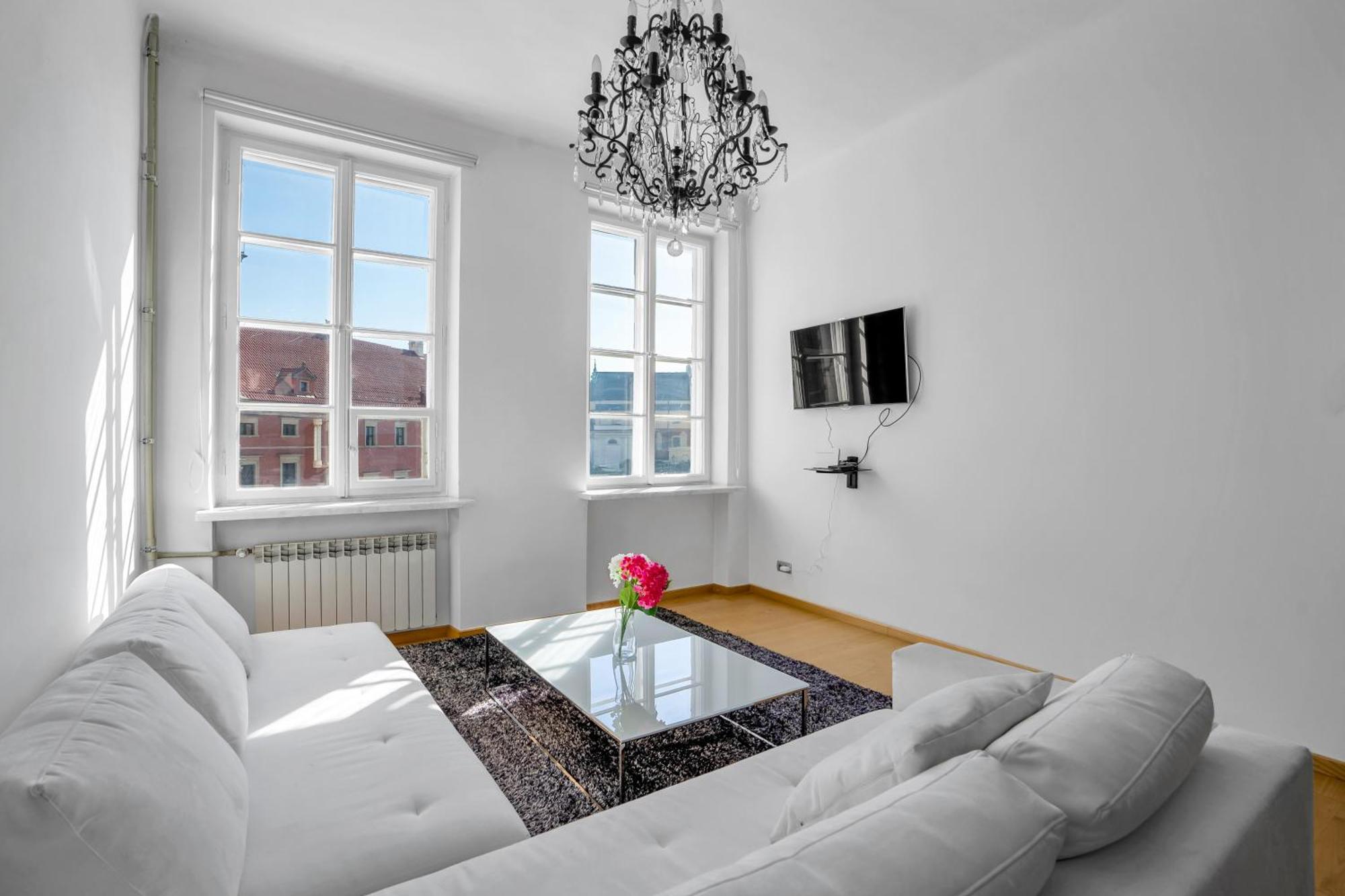 Castle - Prime Location, Historic Center, Castle View, Fast Internet - By Rentujemy Warsaw