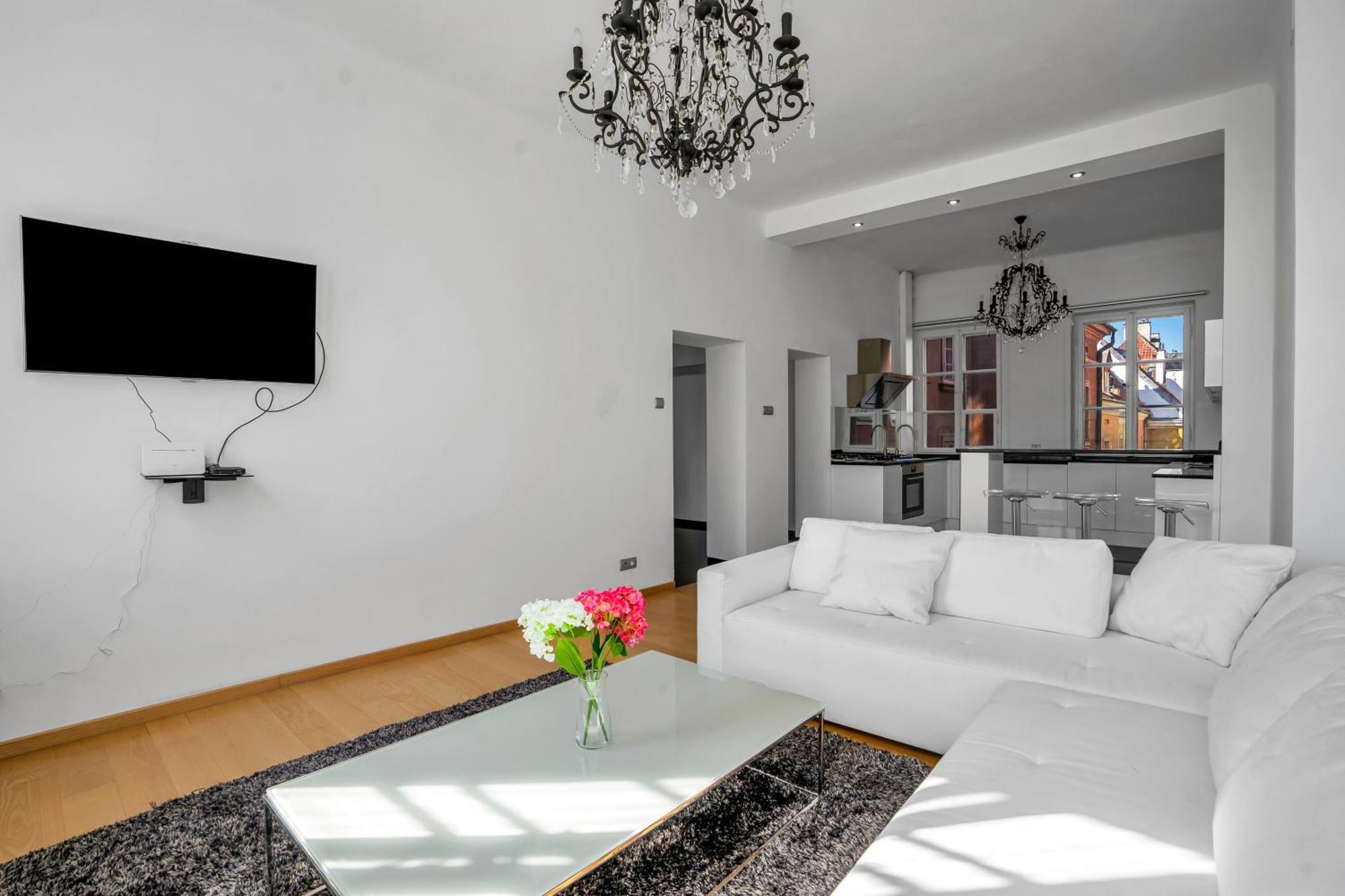 Castle - Prime Location, Historic Center, Castle View, Fast Internet - By Rentujemy Warsaw